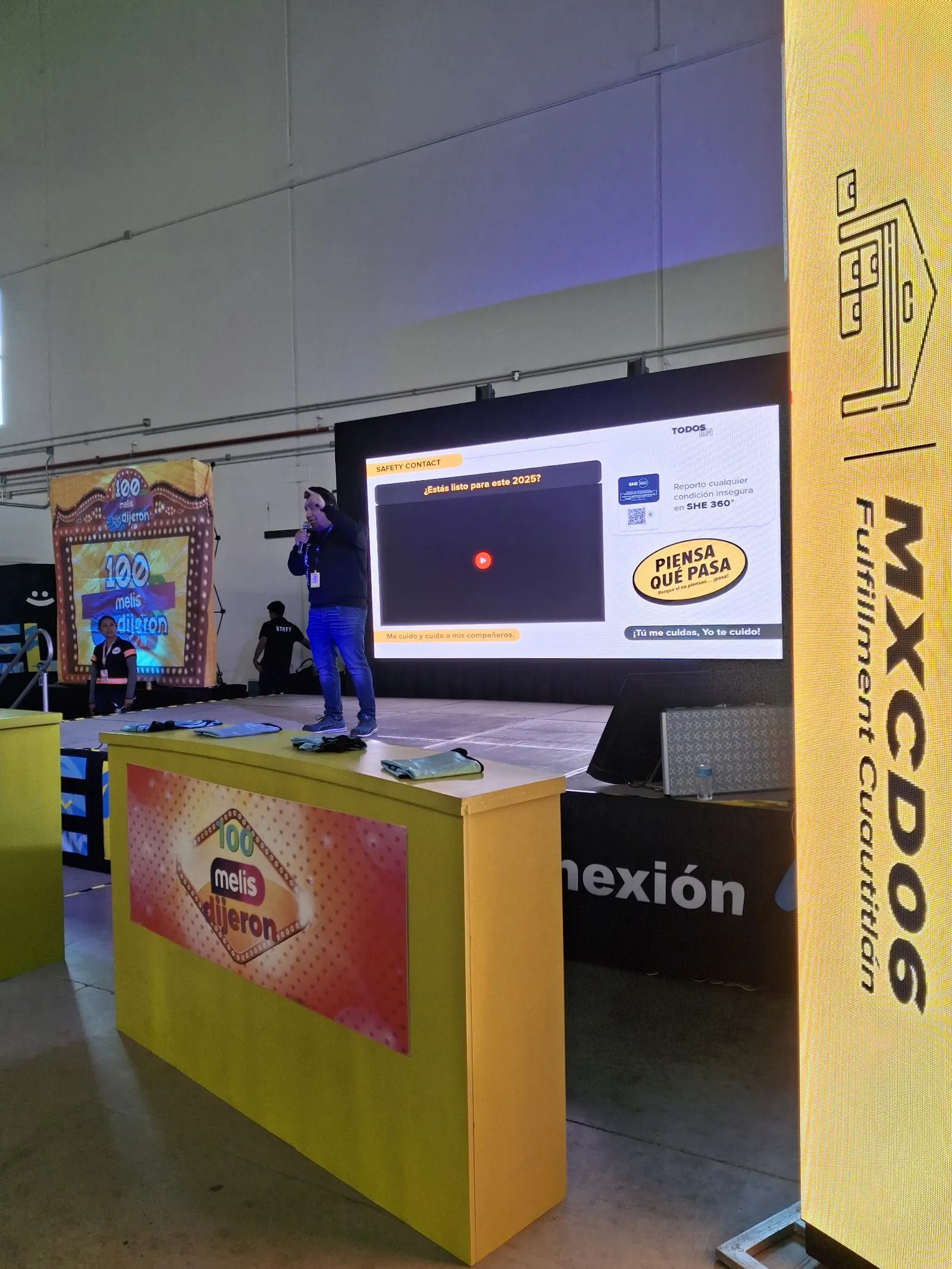 Pantallas LED y audio profesional para comunicar sin detener la operación